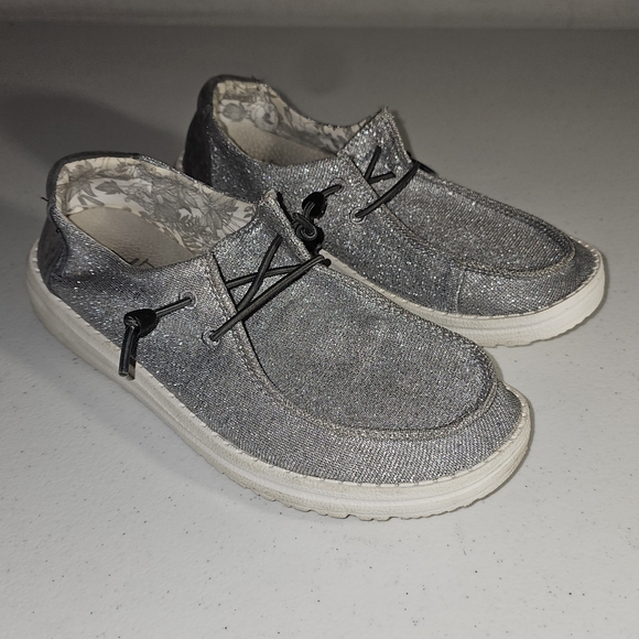 Hey Dude Wendy Stretch Sparkling Gray Size US6/ Euro 37 Comfy, Fun, Trendy VGUC - Picture 6 of 16